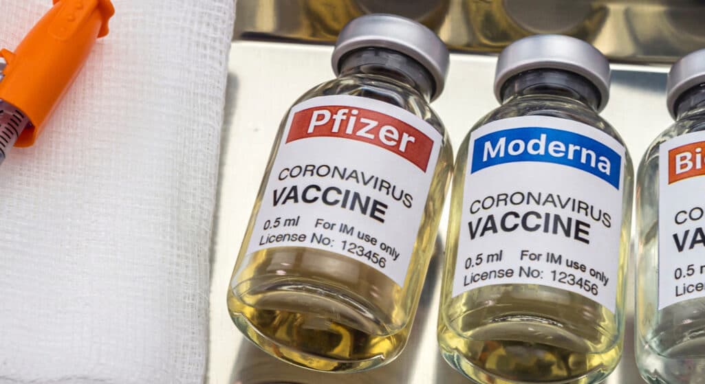 Τα επικαιροποιημένα εμβόλια Covid της Pfizer και Moderna ενέκρινε ο Οργανισμός Τροφίμων και Φαρμάκων των ΗΠΑ (FDA), καθώς οι νοσηλείες από τον κορωνοϊό αυξάνονται