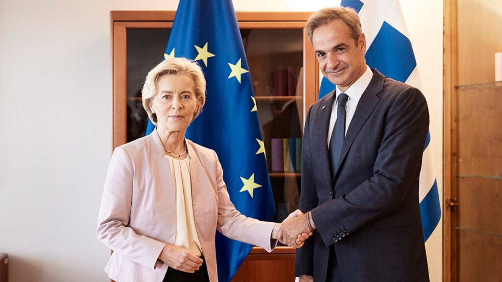 Η Ελλάδα θα μπορέσει να λάβει βοήθεια ύψους 2,2 δισ. ευρώ από την ΕΕ, για τις καταστροφές όπως ανακοίνωσε η Ούρσουλα φον ντερ Λάιεν, πρόεδρος της Ευρωπαϊκής Επιτροπής στο πλαίσιο συνάντησης με τον Κυριάκο Μητσοτάκη. 