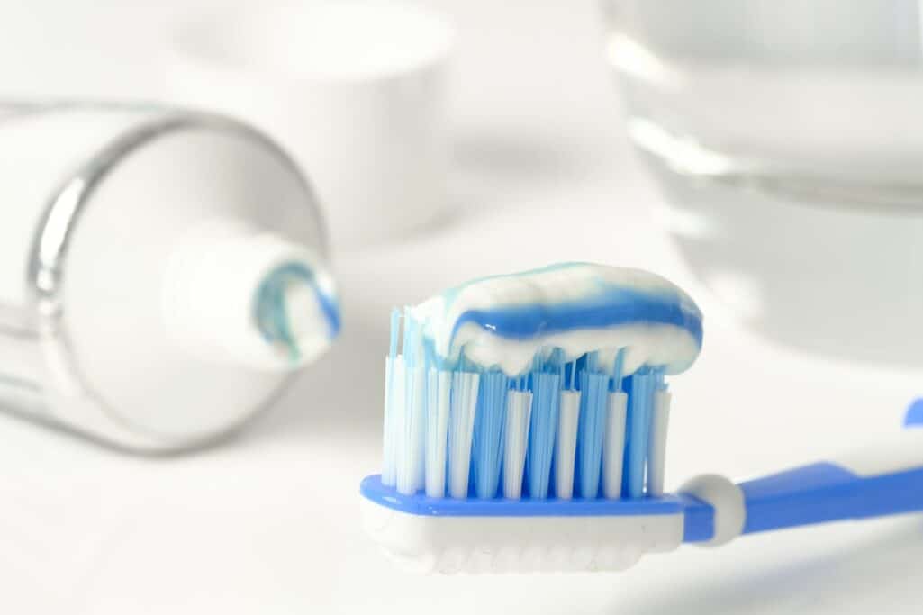 Μελέτες αποδεικνύουν ότι η αποθήκευση της οδοντόβουρτσας σε λάθος σημεία μέσα στο μπάνιο, απειλεί να μας εκθέσει σε ένα σωρό κινδύνους.