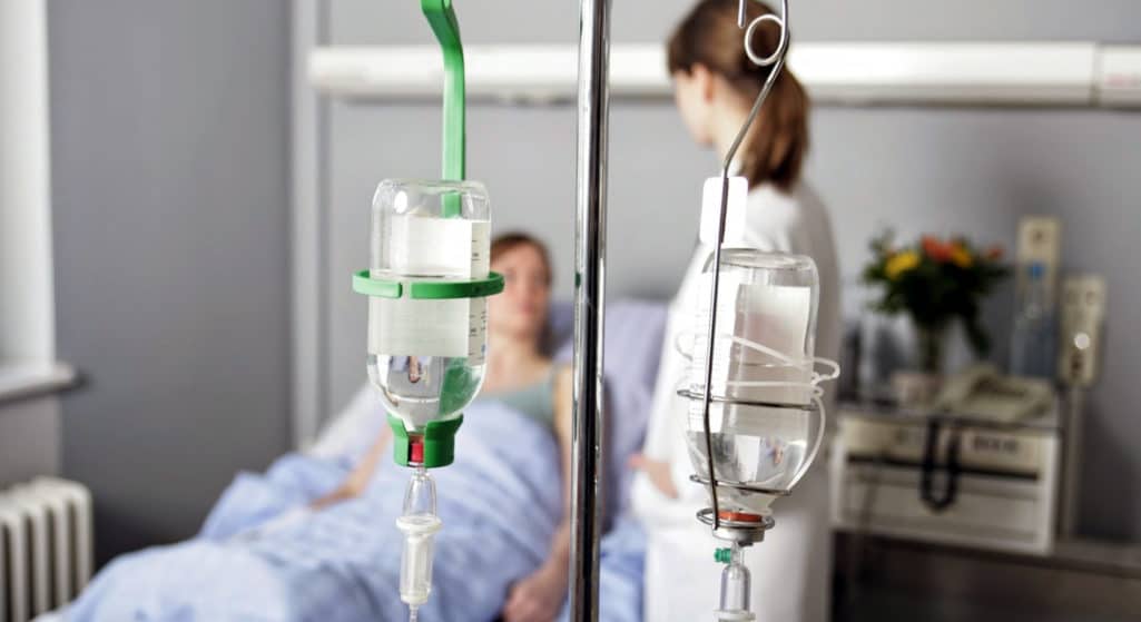 Η εξασθένηση της τριπλής απειλής Covid, γρίπης και RSV οδηγεί σε μείωση των εισαγωγών στα νοσοκομεία των ΗΠΑ, σύμφωνα με τα στοιχεία του CDC και του ΕΚΠΑ