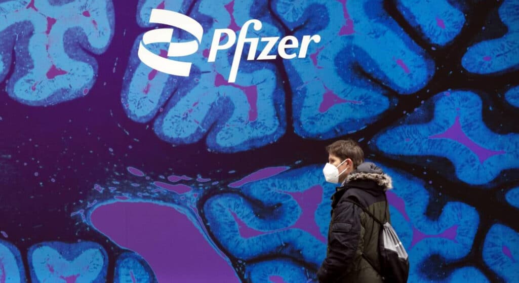 Το «Σύμφωνο για έναν Υγιέστερο Κόσμο» παρουσίασε σήμερα η Pfizer Inc. Πρόκειται για μια πρωτοποριακή πρωτοβουλία που θέτει ως στόχο να παρέχει χωρίς κέρδος όλα τα εντός πατέντας φάρμακα και εμβόλια υψηλής ποιότητας