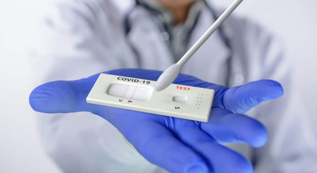Η τεχνολογία PCR είναι μια μοριακή διαγνωστική μέθοδος η οποία ανιχνεύει νουκλεϊκά οξέα-«στόχους» μέσω ενίσχυσης της ποσότητας του DNA.