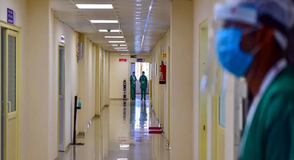 Συναγερμός σήμανε στο Γενικό Νοσοκομείο της Λάρισας λόγω μίας 16χρονης, η οποία εισήχθη για νοσηλεία με συμπτώματα ηπατίτιδας.