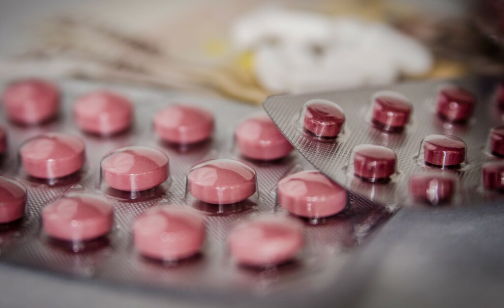Για το θέμα των ελλείψεων φαρμάκων ενημερώνει ο Πανελλήνιος Σύλλογος Φαρμακαποθηκαρίων (ΠΣΦ), τονίζοντας ότι παραμένει στη διάθεση όποιου πολιτικού φορέα επιθυμεί να ενημερωθεί για τα αίτια του προβλήματος