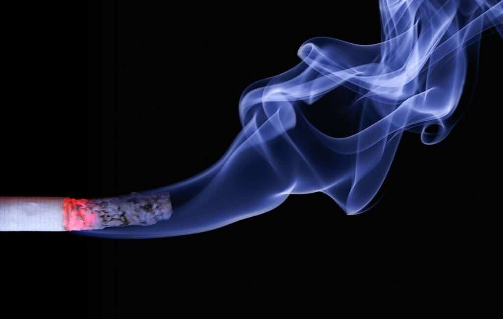 Τον λόγο που το κάπνισμα δεν καταστρέφει με τον ίδιο τρόπο τους πνεύμονες των καπνιστών παρουσιάζουν νεότερα στοιχεία μελέτης που δημοσιεύτηκε στο Nature Genetics,  όπου: η ισχυρή και φυσική προστασία από μεταλλάξεις ευθύνονται για την εμφάνιση του καρκίνου του πνεύμονα