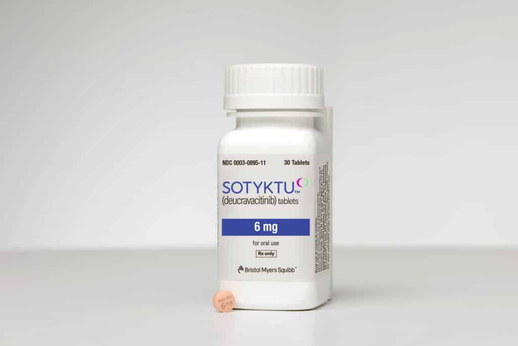 Στην έγκριση του Sotyktu (deucravacitinib) της Bristol Myers Squibb (BMS), για τη θεραπεία ενηλίκων με μέτρια έως σοβαρή ψωρίαση κατά πλάκας που είναι υποψήφιοι για συστηματική θεραπεία ή φωτοθεραπεία, προχώρησε η Αμερικανική Υπηρεσία Τροφίμων και Φαρμάκων (FDA).