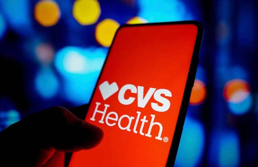 Στην εξαγορά του παρόχου κατ’ οίκων υπηρεσιών και τεχνολογίας υγείας Signify Health προχωρά η CVS Health Corp., έναντι τιμήματος περίπου 8 δισ. δολαρίων, καθώς η αλυσίδα φαρμακείων συνεχίζει την επέκταση των δραστηριοτήτων της πέραν της βασικής δραστηριότητας λιανικής.