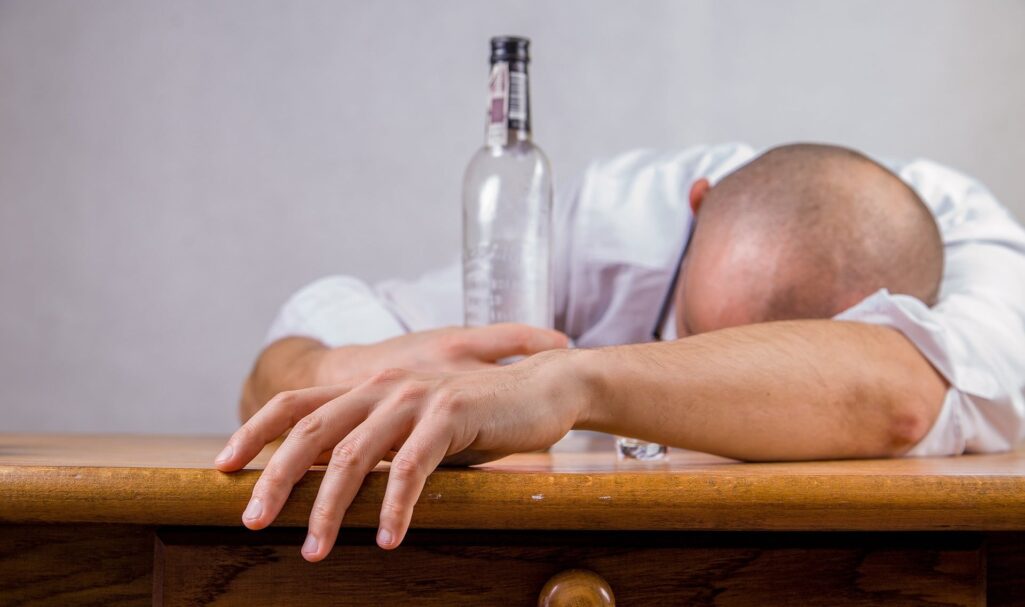 Οι θάνατοι που αποδίδονται άμεσα στην κατανάλωση αλκοόλ ανησυχητικά το πρώτο έτος της πανδημίας στις ΗΠΑ, δείχνουν στοιχεία της αμερικανικής κυβέρνησης.