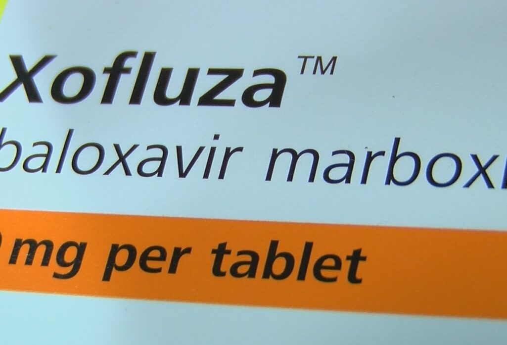 Την έγκριση της Ευρωπαϊκής Επιτροπής (EC) έλαβε το Xofluza (baloxavir marboxil) της φαρμακευτικής επιχείρησης Roche, ως θεραπεία και προφυλακτική αγωγή -μετά την έκθεση- ενάντια της γρίπης σε παιδιά ηλικίας ενός έτους και άνω, σε εφήβους και ενήλικες.