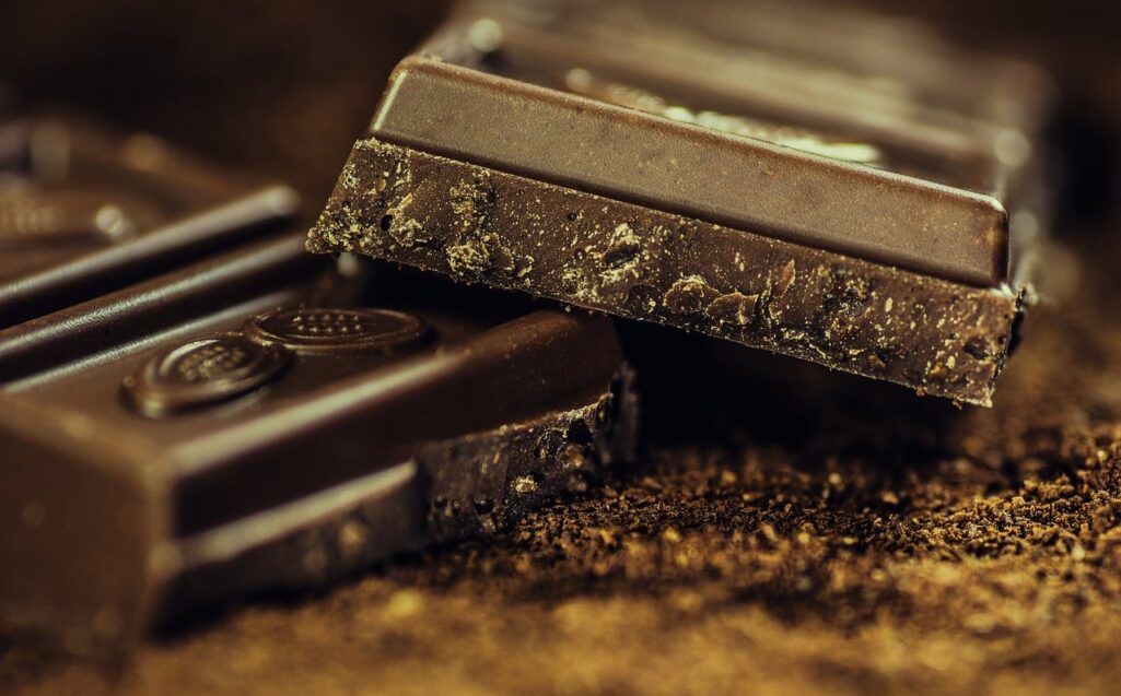Παρά τις σημαντικές αυξήσεις που έχουν καταγραφεί τους τελευταίους μήνες στην τιμή της σοκολάτας, οι Αμερικανοί εξακολουθούν να είναι πρόθυμοι να ξοδέψουν περισσότερα για να γευτούν τον γλυκό αυτό πειρασμό