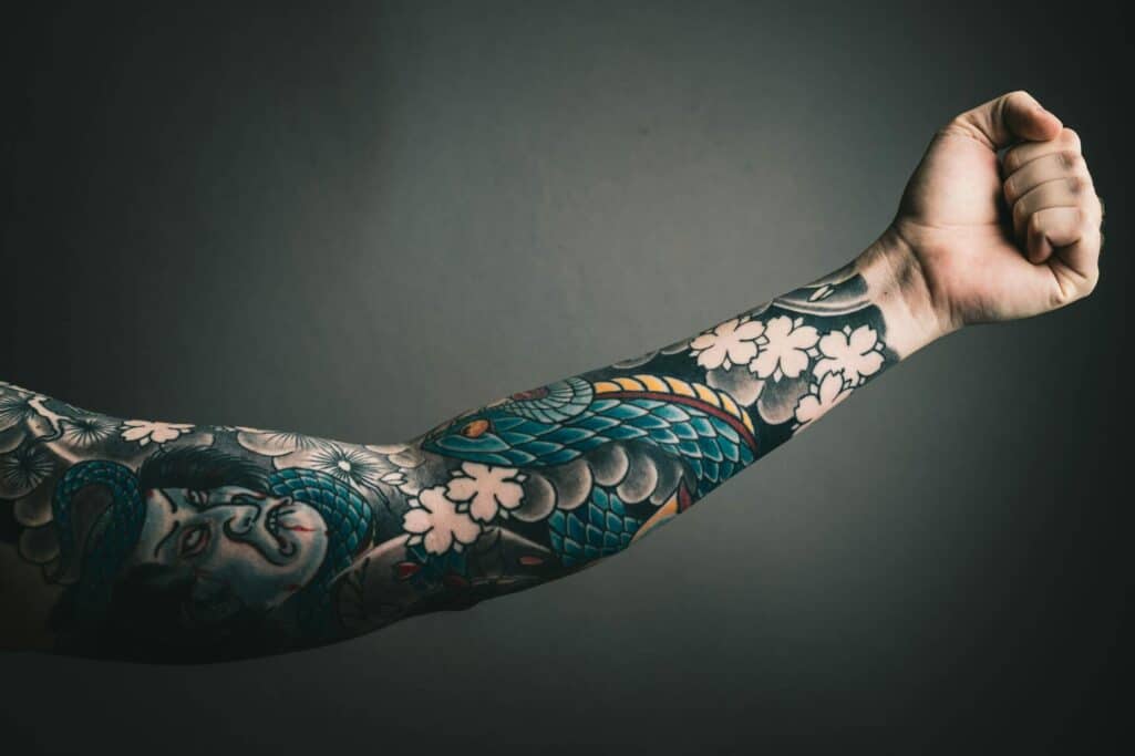 Μολονότι για πολλούς το τατουάζ είναι μια μορφή τέχνης, είτε πρόκειται για κάποια σχεδιαστική δημιουργία είτε για μόνιμο μακιγιάζ, δεν είναι εντελώς ακίνδυνο.