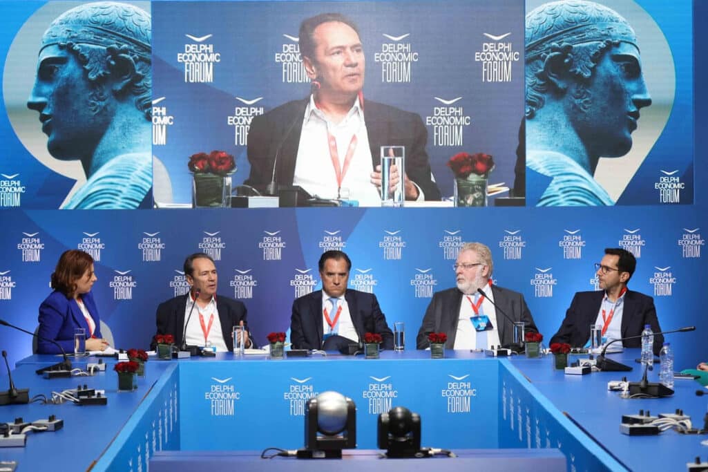 Την Παρασκευή 12 Απριλίου, στο πλαίσιο των εργασιών του 9ου Delphi Economic Forum, η Πανελλήνια Ένωση Φαρμακοβιομηχανίας διοργάνωσε πάνελ συζήτησης με θέμα “The Greek Pharmaceutical Industry: Delivering Innovation”.
