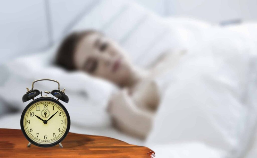 Εάν δυσκολεύεστε να σας πάρει ο ύπνος τη νύχτα, υπάρχει ένας φυσικός τρόπος που πρέπει να δοκιμάσετε το συντομότερο δυνατό και ονομάζεται στρατιωτική μέθοδος ύπνου